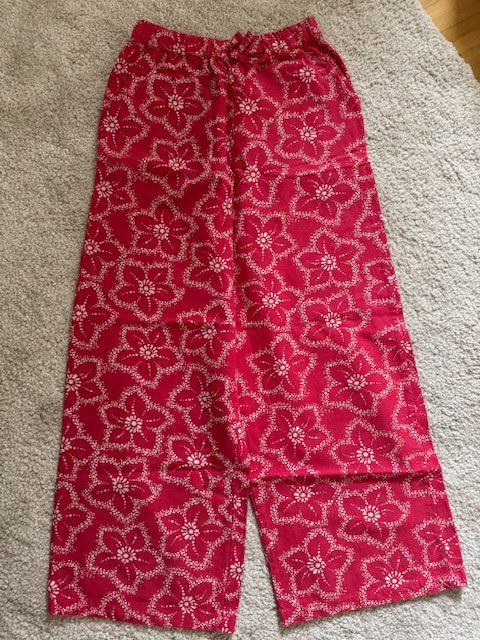 Mango Hosen: Sommerhose Mango – Rot – Grösse 140 – Gebraucht aus Villigen von pit_r6q9