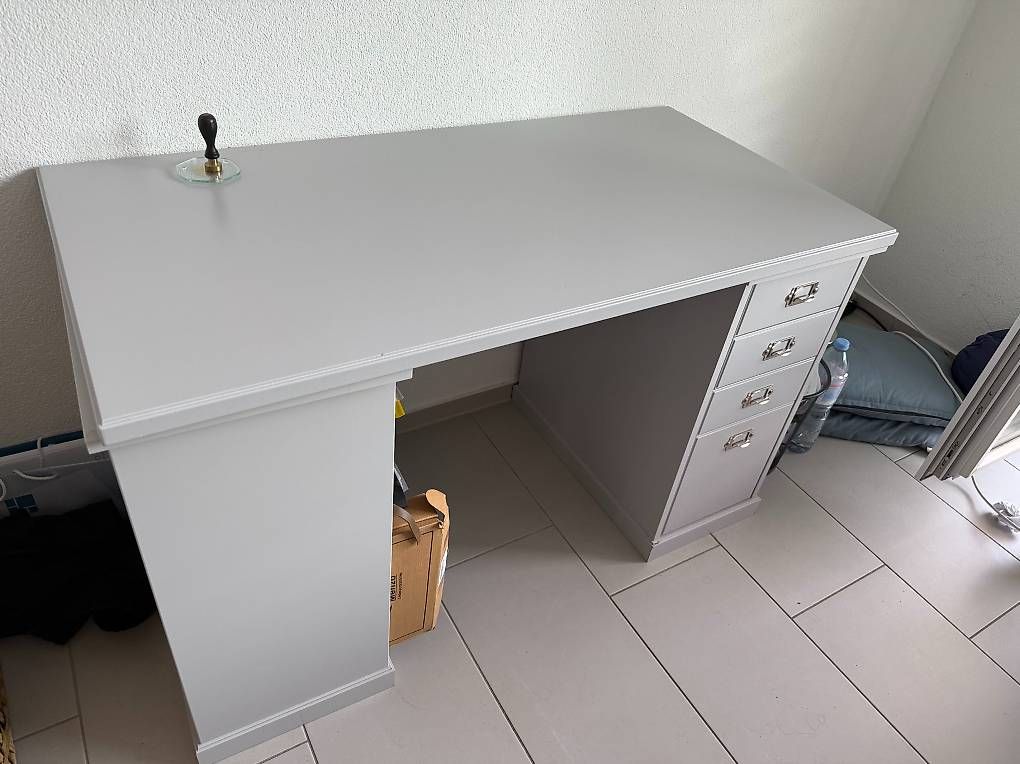 Schreibtische: Stilvoller Schreibtisch IKEA Vebjörn – Gebraucht aus Au von dev_gl7g
