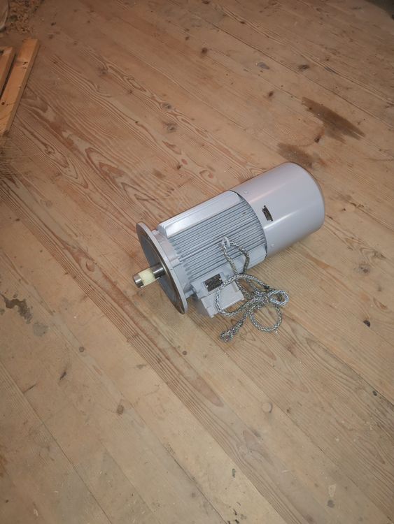 Elektromotor mit Bremse (Neu (gemäss Beschreibung)) in Obersteckholz