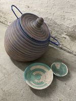 Woven Basket with Lid and 2 Wall Plates