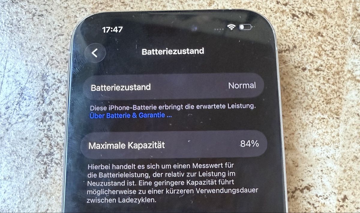 Apple Telefoni cellulari / Smartphones: iPhone 15Pro Silber, 256 GB – Usato da Basel venduto da Celiiinchen97 6