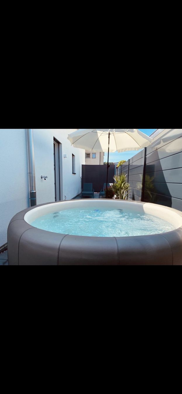 Softub Whirlpool: Whirlpool Stoftub Poseidon taupeb – Usato da Freidorf TG venduto da stop05 2