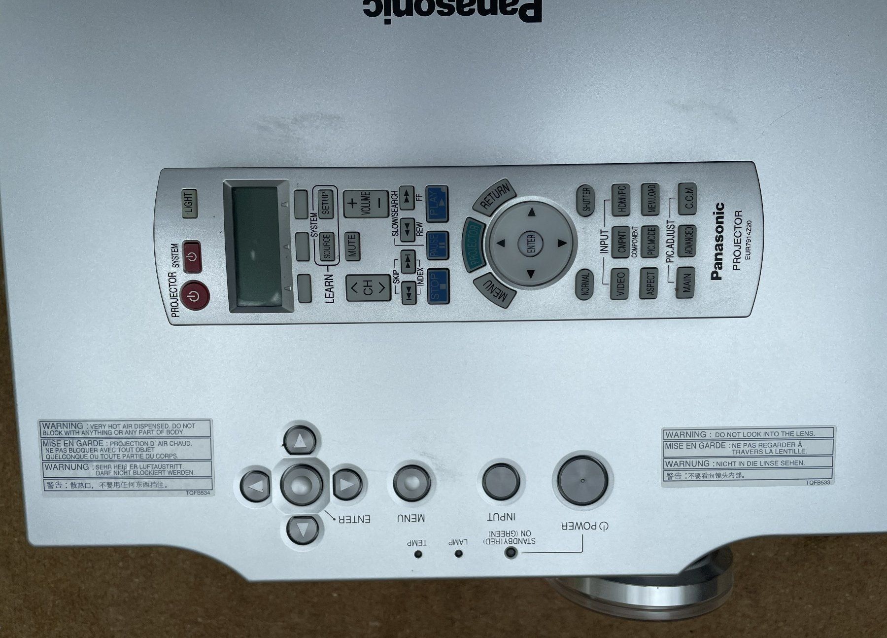 Panasonic Videoprojektoren: Beamer Panasonic PT-AE900E – Gebraucht aus Zürich von She10 1