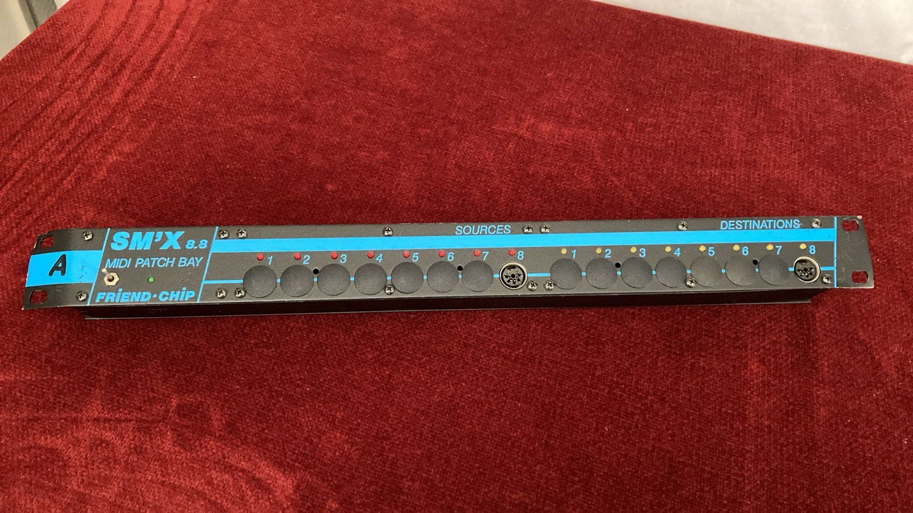 Strumenti musicali: Interface Friend-Chip SM'X 8.8 MIDI Patch Bay – Usato da Dietikon venduto da Rima57