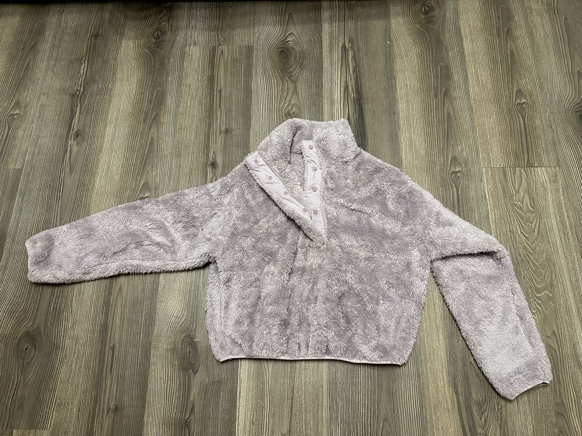 H&M Maglioni & Felpe: Kuscheliger Teddy-Fleece Pullover Gr. S – Nuovo (secondo la descrizione) da Schaanwald venduto da ael248