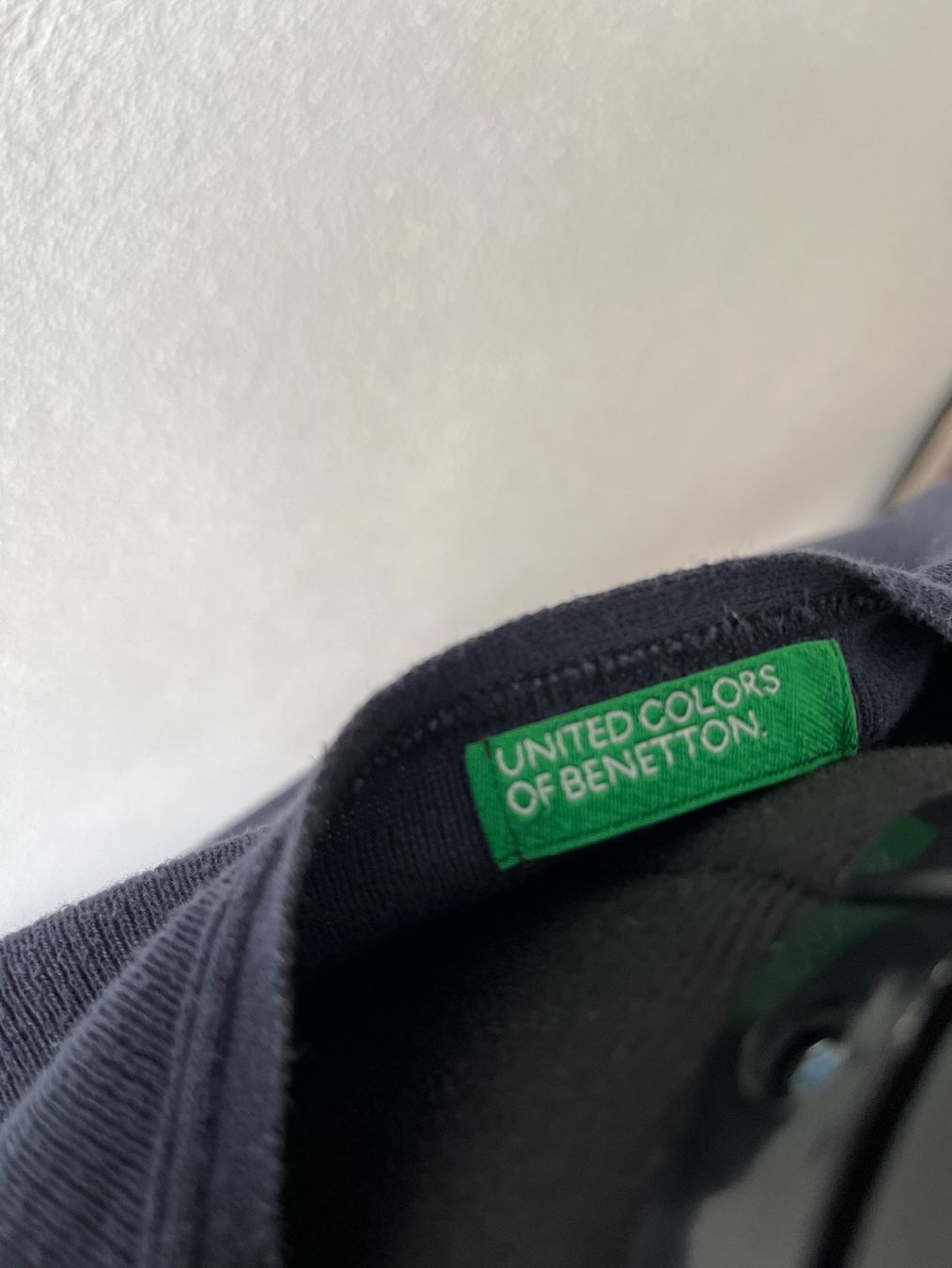 Benetton Maglioni & Felpe: Blauer Pullover mit V-Ausschnitt von Benetton – Usato da Buchs SG venduto da Vrenilein 2