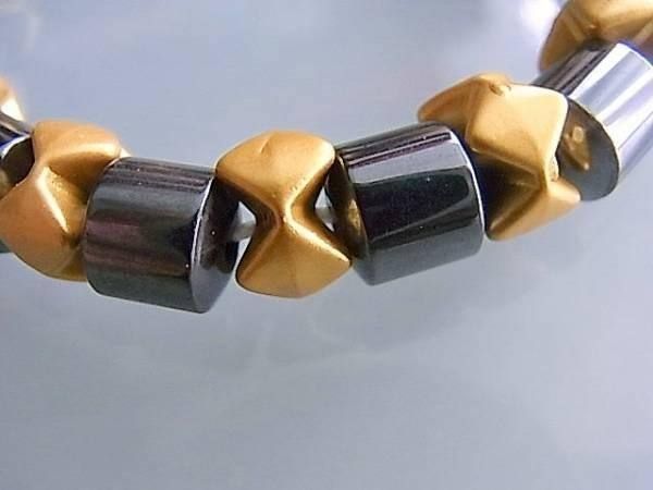 Bracciali & Braccialetti: Armband grau-gold   elastisch – Nuovo (secondo la descrizione) da Alpnachstad venduto da perlengaby