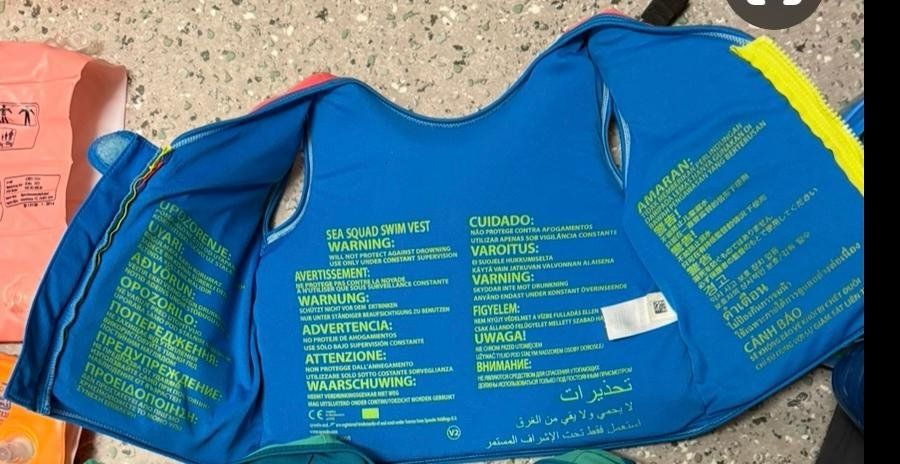 Gilets de sauvetage: Schwimmweste – D'occasion à Flawil par Stella_3 2