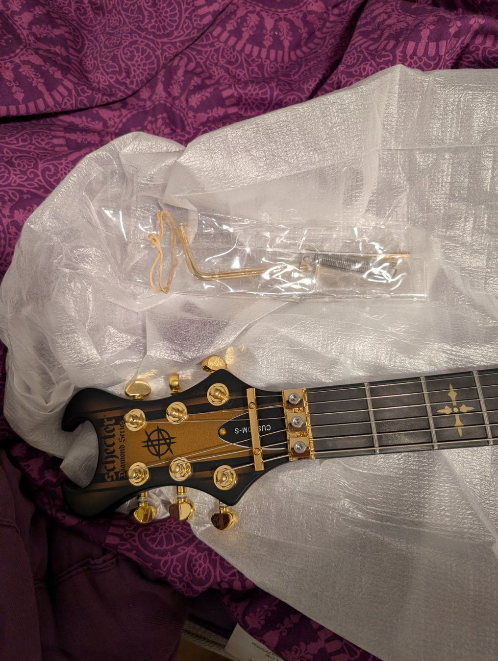 Schecter Strumenti musicali: Schecter Synyster Custom-S Satin Gold – Nuovo e nell'imballaggio originale da Winterthur venduto da ric_jp7p 1