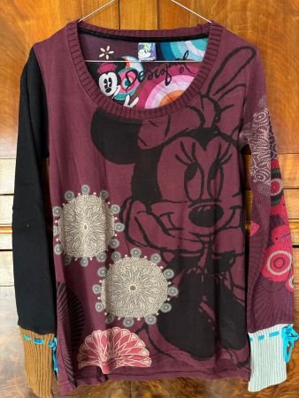 Pull Desigual bordeau, avec motif Minnie, taille M
