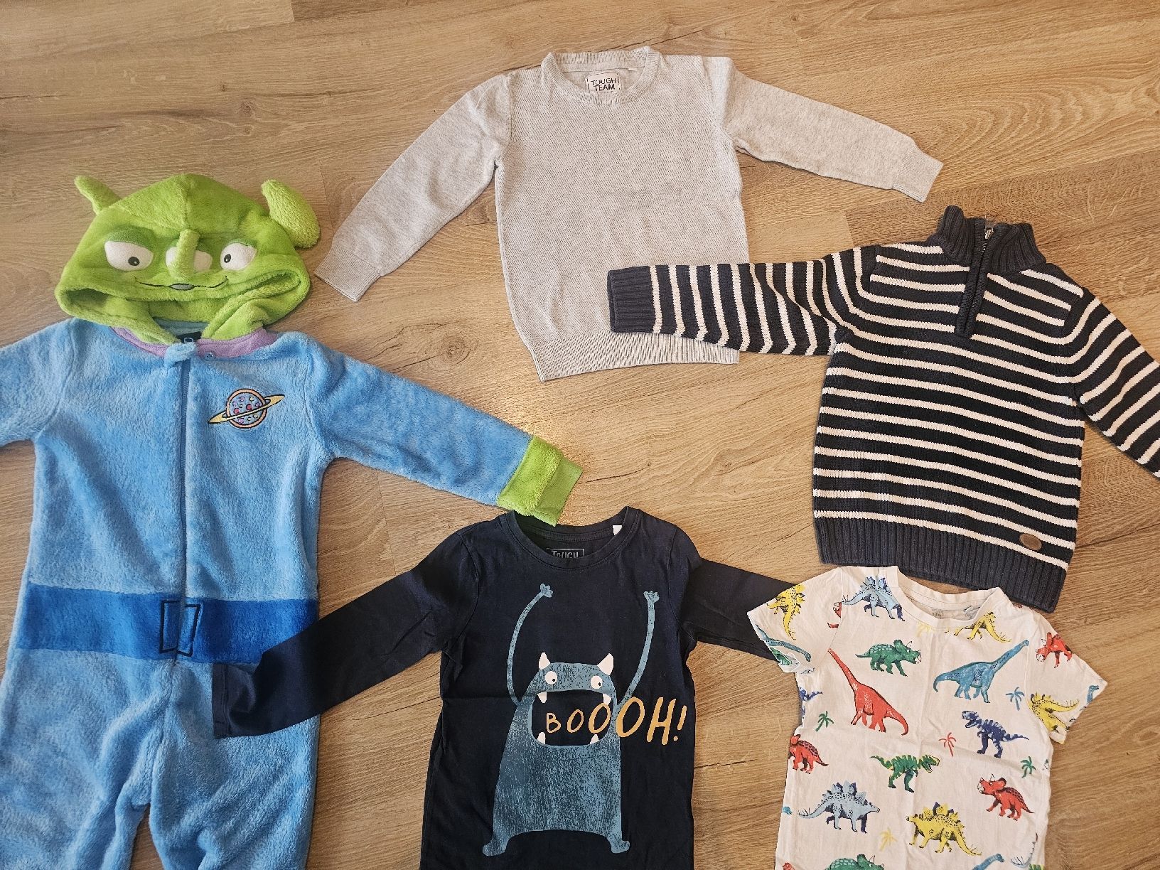 Lotti & Set di vestiti: Kinder Kleider Paket, Gr. 110 – Usato da Grosshöchstetten venduto da Qenko 1