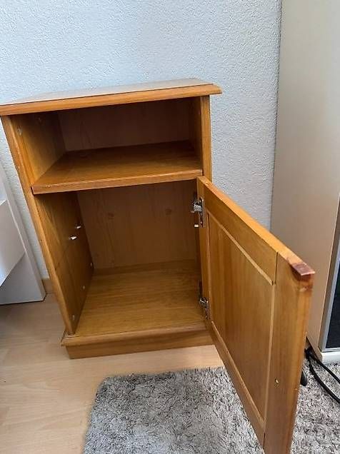 Nachttische: Table de nuit – Gebraucht aus neuchatel von murcao 1