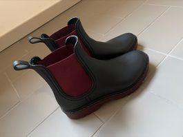 Toni Pons Made in Spain Black & Purple Water Boots Size 37
