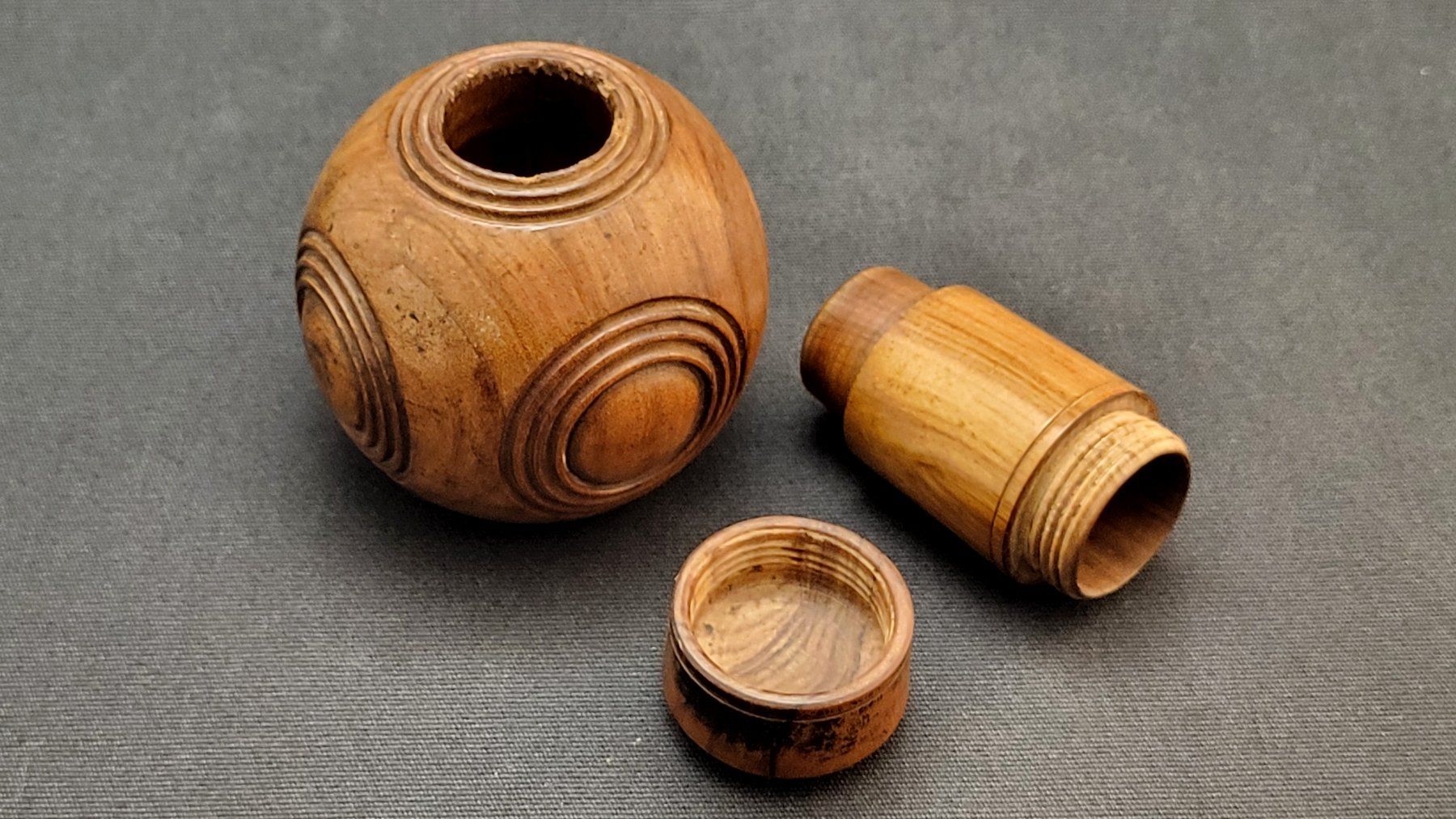 Statuette: Antiker Treen Puzzle Ball SCHNUPFTABAK-BEHÄLTER – Usato da Basel venduto da spinne02 4