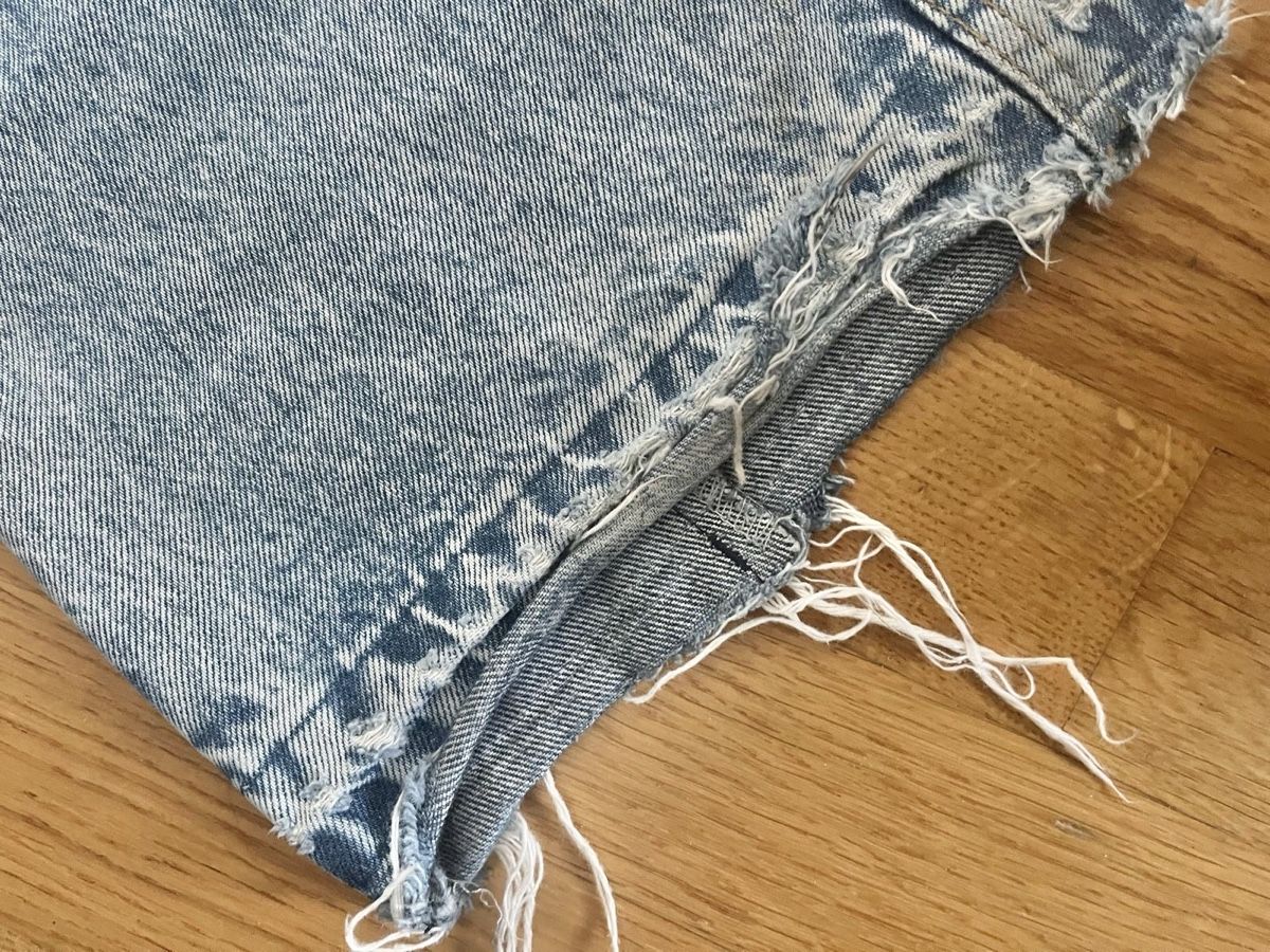 Zara Jeans: ZARA flared jeans light blue – Usato da Zürich venduto da Zurich.Seefeld 2