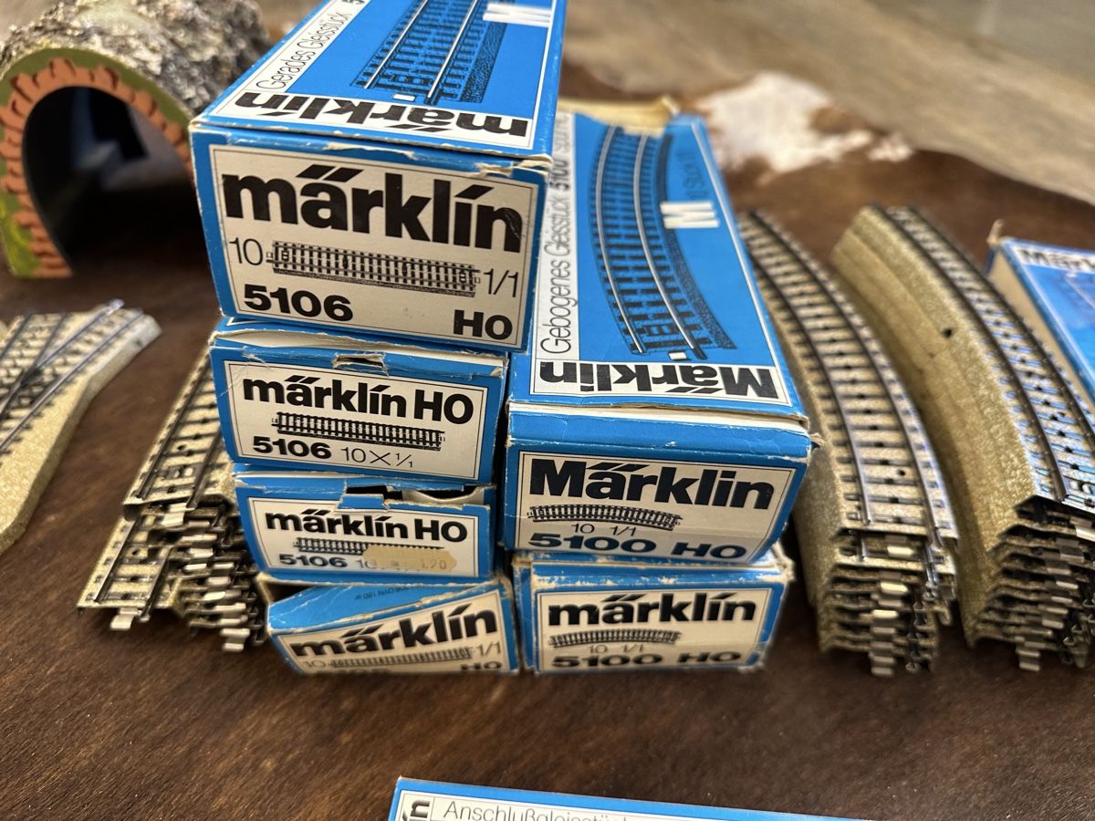 Märklin Modellini di ferrovie: Märklin Konvolut ca. 150 Stück – Usato da Lupsingen venduto da New-Haven 1