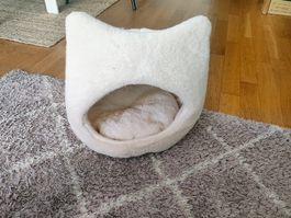 Nid pour chat blanc aspect peluche bon état
