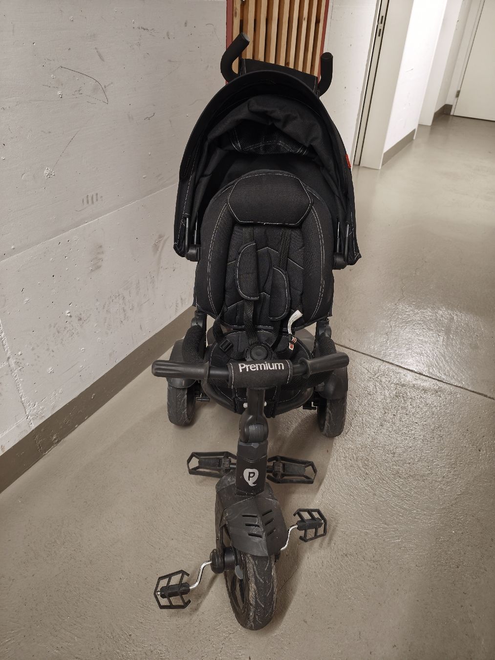 Veicoli per bambini: Dreirad QPlay Premium schwarz – Usato da Obergösgen venduto da SMOCARS 2