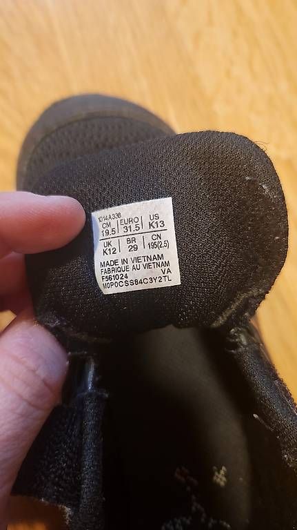 Asics Scarpe per ragazzi: Laufschuhe Asics Grösse 31.5 – Usato da Stans venduto da blitzhimmelblau 1
