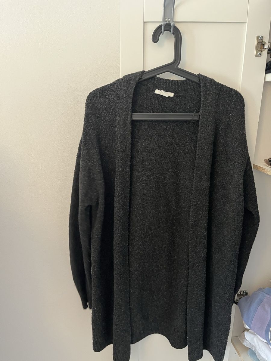 Pullover & Sweatshirts: Cardigan – Gebraucht aus Schönenberg TG von seraaina