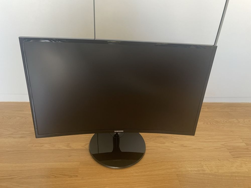 Samsung Curved Monitor Essential CF390 27 Zoll (Gebraucht) in Zürich ...
