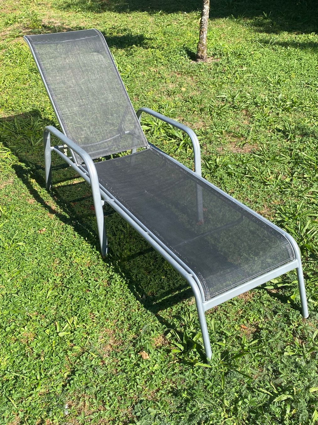 Liegen & Liegestühle: 3 Sonnenliegen stapelbar – Gebraucht aus Bettlach von ger_phk7