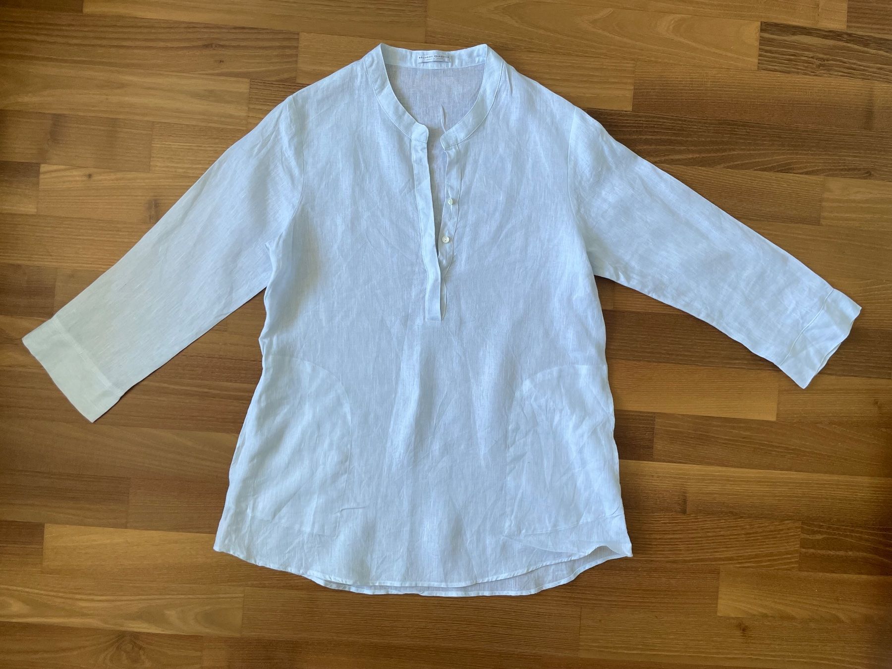 Blusen: Hubert Gasser Leinen Bluse Hellblau – Gebraucht aus Buchs SG von VintageHomeCH