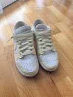 Nike Dunk Low in Butter Yellow, Gr. 36
