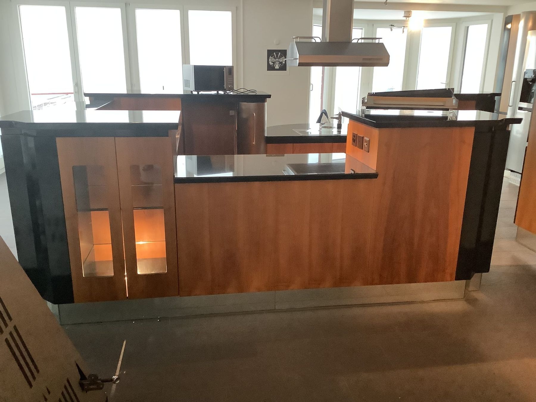 Cucine complete: Küche Designer Kirschbaum furniert – Usato da Ossingen venduto da Challenger74 6