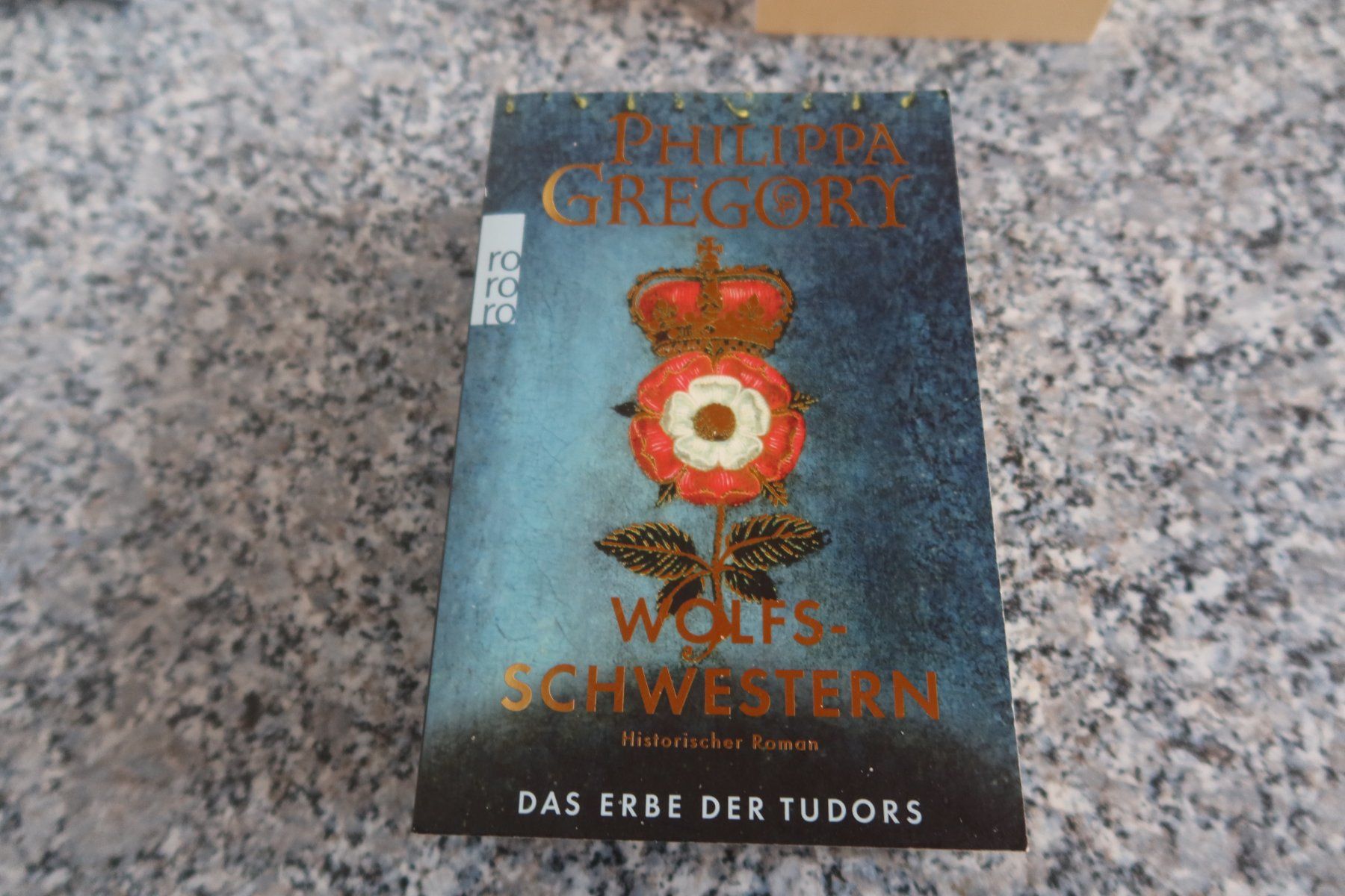 Bücher: Wolfsschwester Philippa Gregory – Gebraucht aus Täuffelen von Cindybussy