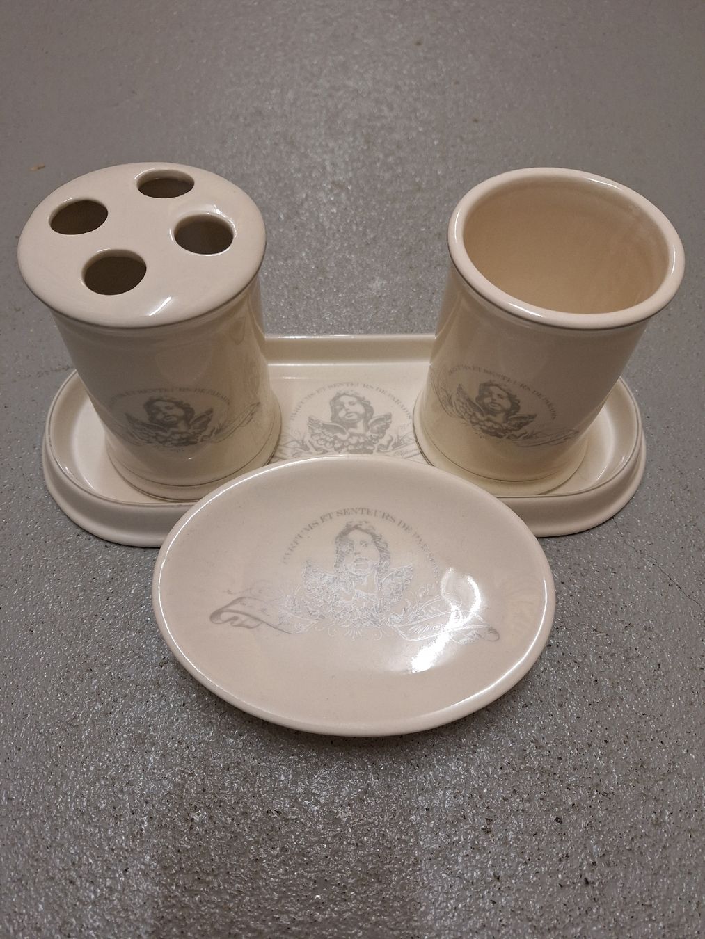 Tutte le decorazioni: BADEZIMMER SET - 4 Teiliges – Usato da Steinhausen venduto da togoraul123