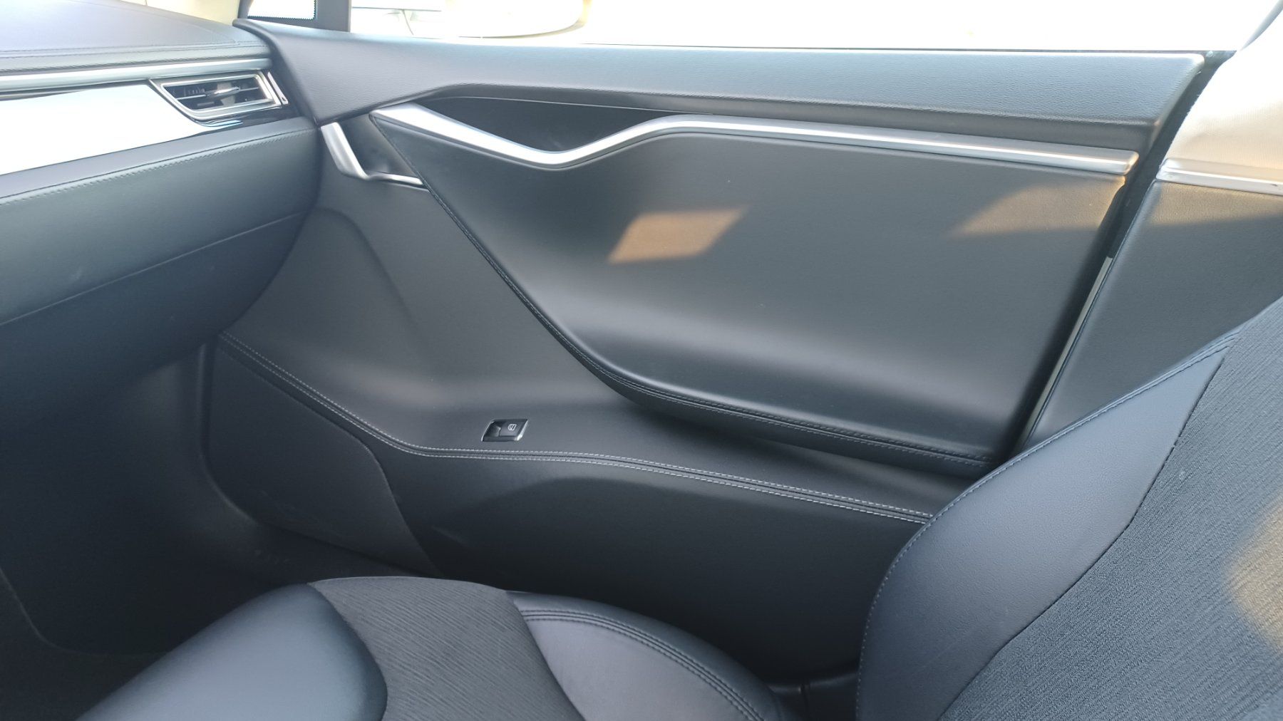 Tesla Automobili: Tesla Model S 85 | Free Supercharging | MCU2 CCS | 7-Plätzer – Usato da Rumlikon venduto da Sunset2 5