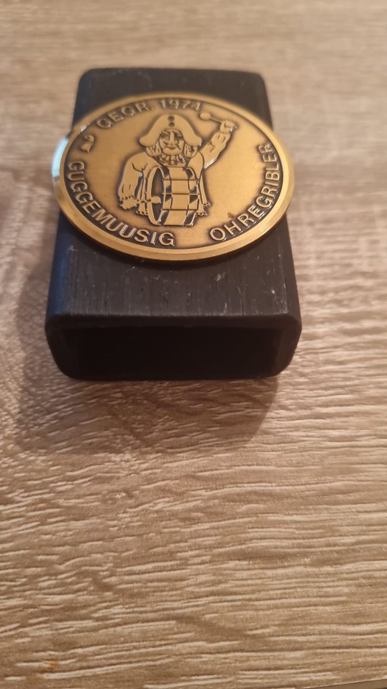 Placchette & Badge: Guggemuusig Ohregribler Basel (Gegr.1974) – Usato da Basel venduto da Dawid1713 1