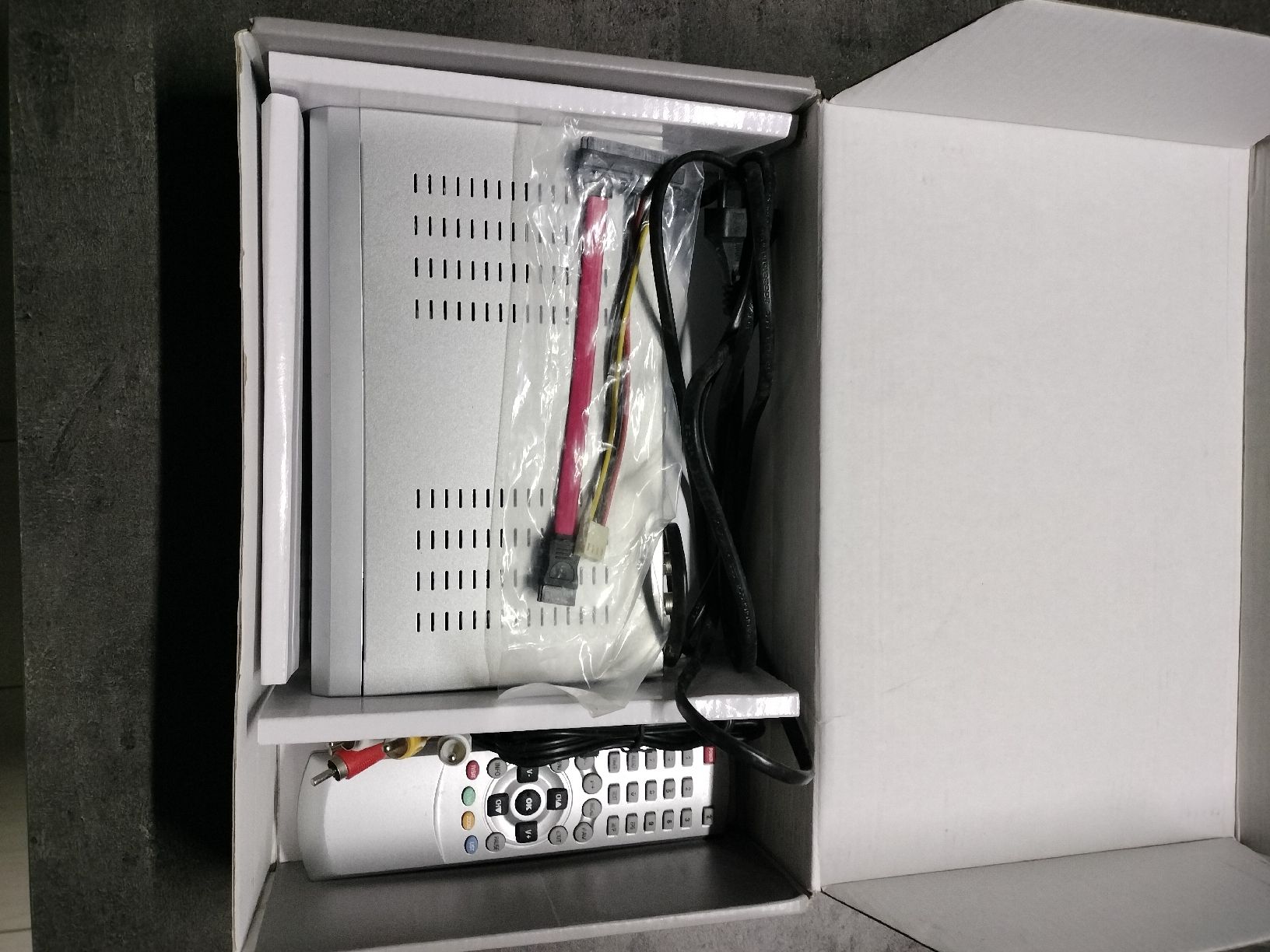 Televisori: Decoder Set komplett Gebraucht – Usato da Niederhasli venduto da N8155 1