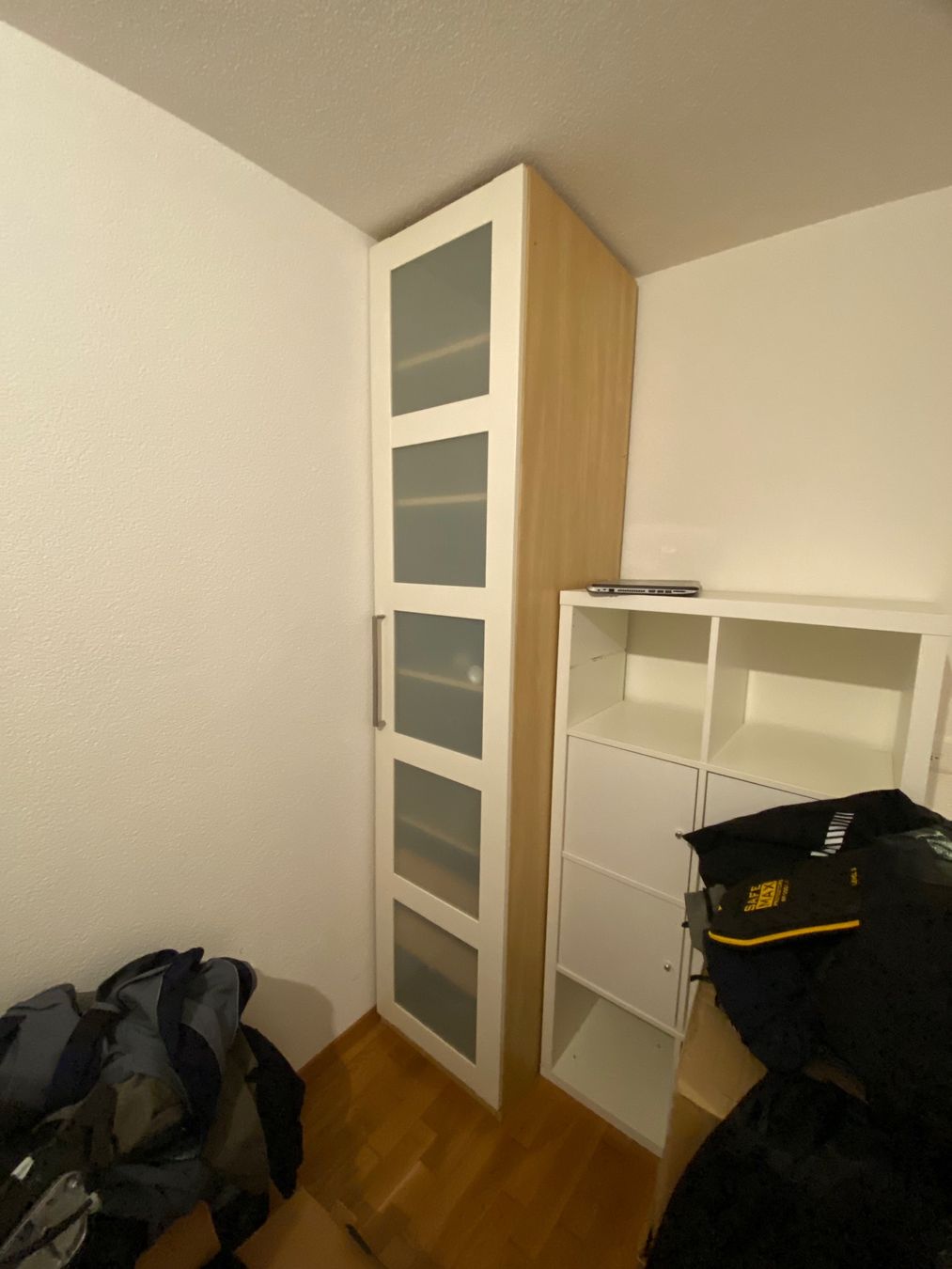 Ikea Armadi: Ikea Pax Schrank mit Glasfront und Schubladen – Usato da Lyss venduto da tob_s57q