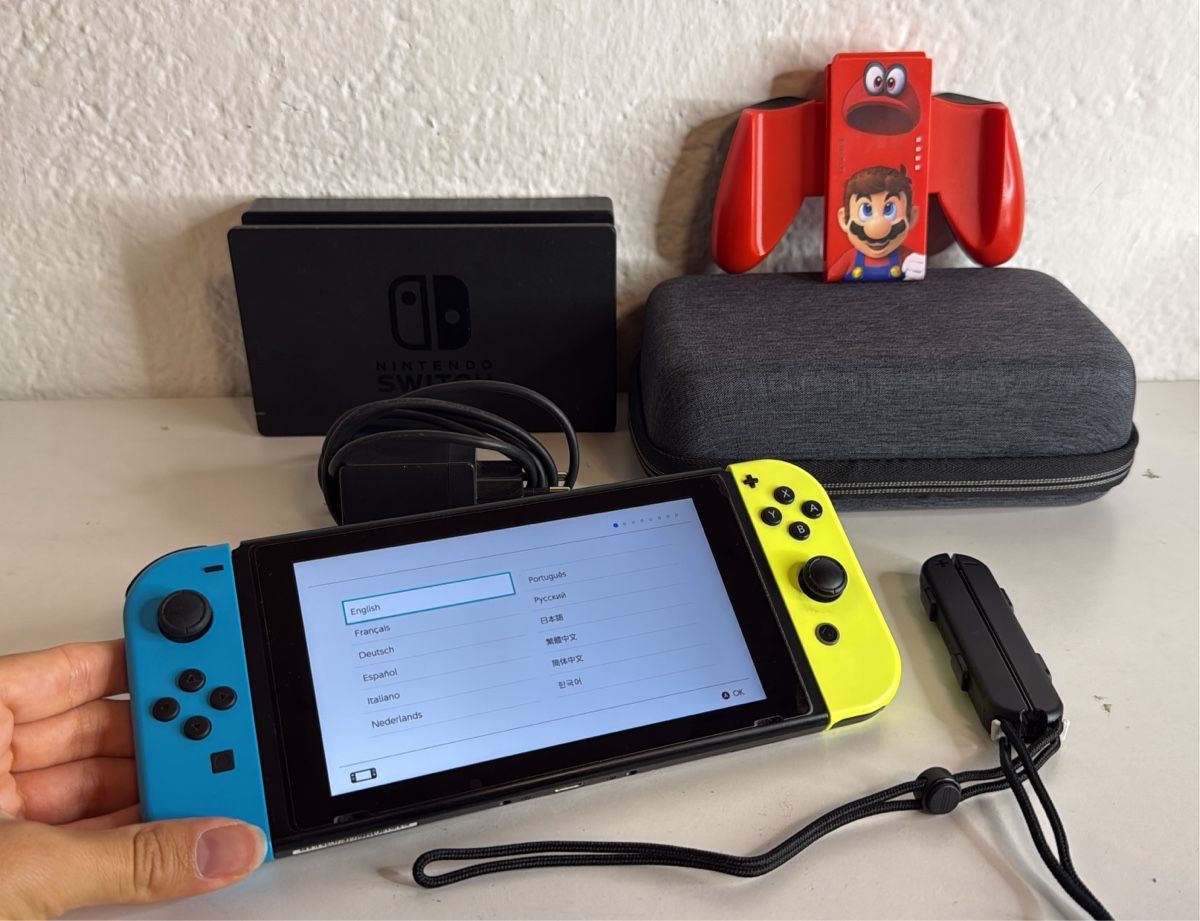 Nintendo Console: Nintendo Switch Console with screen protector - TOP! 🎮 – Usato da Ehrendingen venduto da bubulence