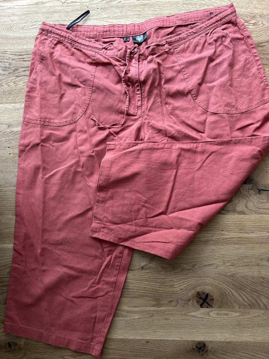 Hosen: Stoffhose Grösse 48 – Gebraucht aus Lachen SZ von rah_c6qj