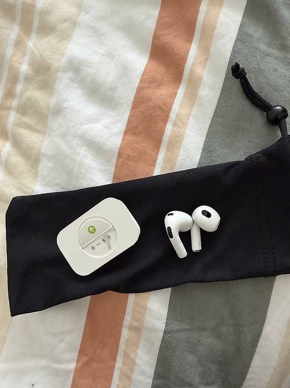 Cuffie: AirPods  – Nuovo e nell'imballaggio originale da Tenero venduto da loa_7m8d