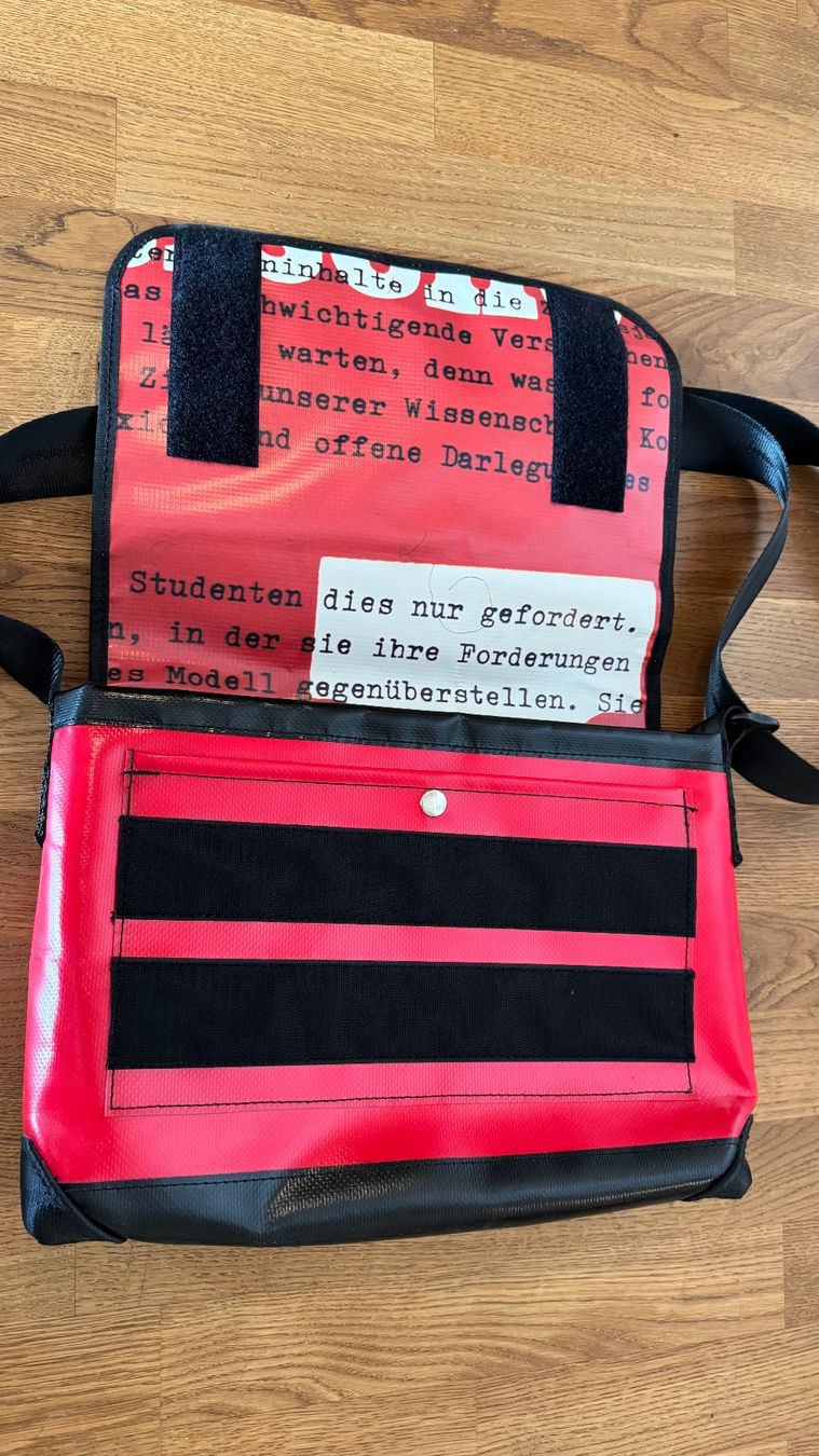 Borse: Messenger Bag der Marke packattack, handgemacht in Berlin – Usato da Basel venduto da Umami 2
