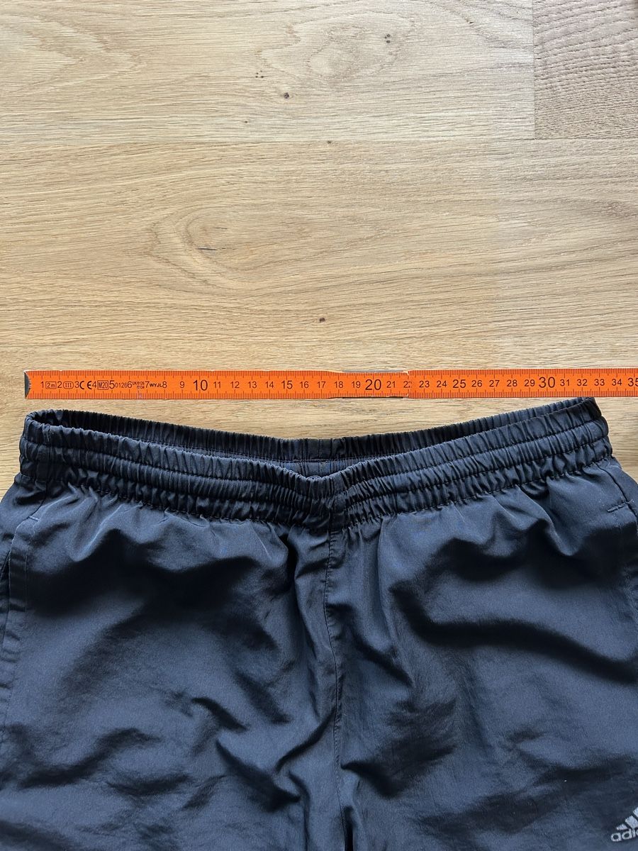 Adidas Hosen: Adidas Shorts schwarz Grösse M – Gebraucht aus Herisau von trainee0102 2