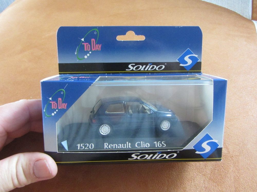 Pin's Métal Rallye Voiture - Renault Clio 16 S Cavale (occasion)