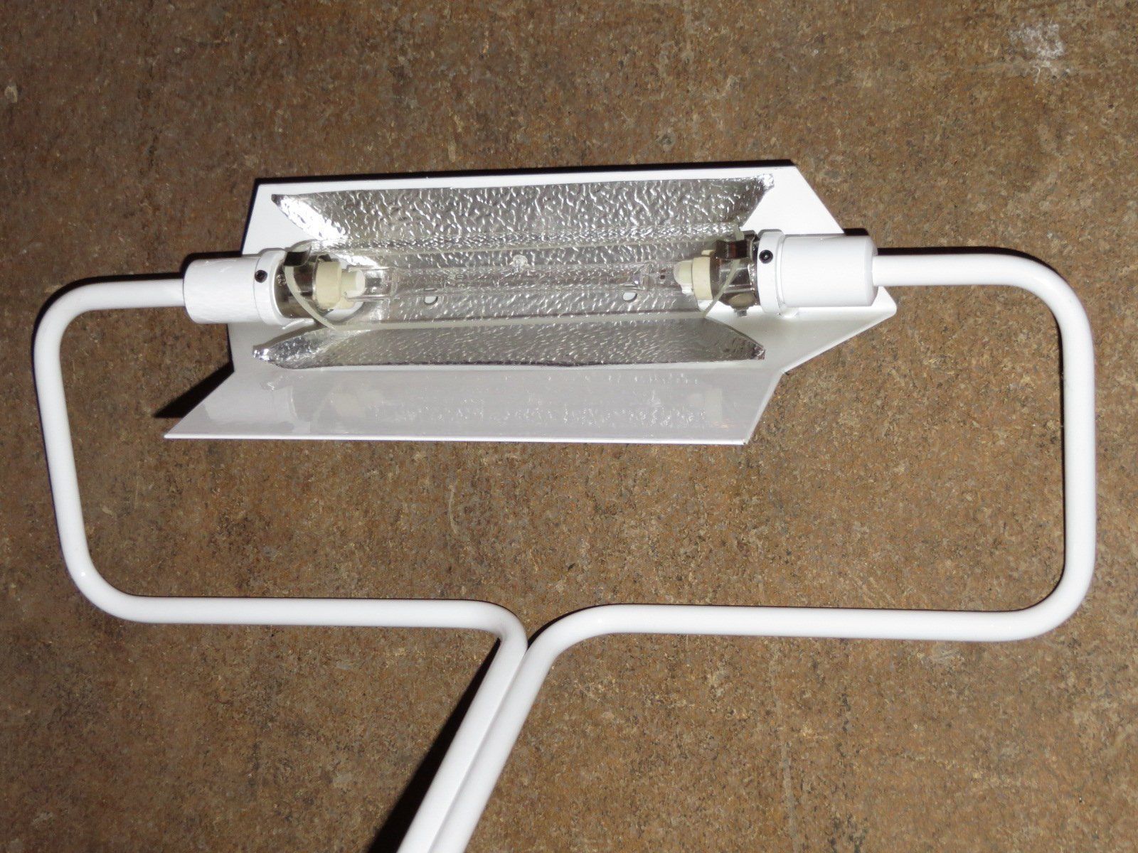 Lampade: Scheinwerfer für Ausstellungen – Usato da Laupen ZH venduto da Mcafi02 2