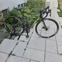 Giant Avail Liv. XS speziell für kleinere FahrerInnen