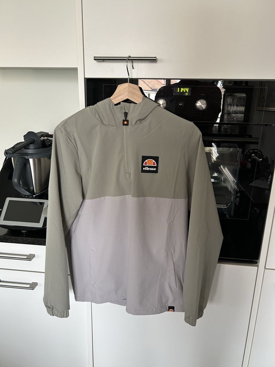 Ellesse Giacche & Cappotti: Ellesse Giameniti Junior Windrunner Grösse 158/164 – Nuovo (secondo la descrizione) da Basel venduto da kitu