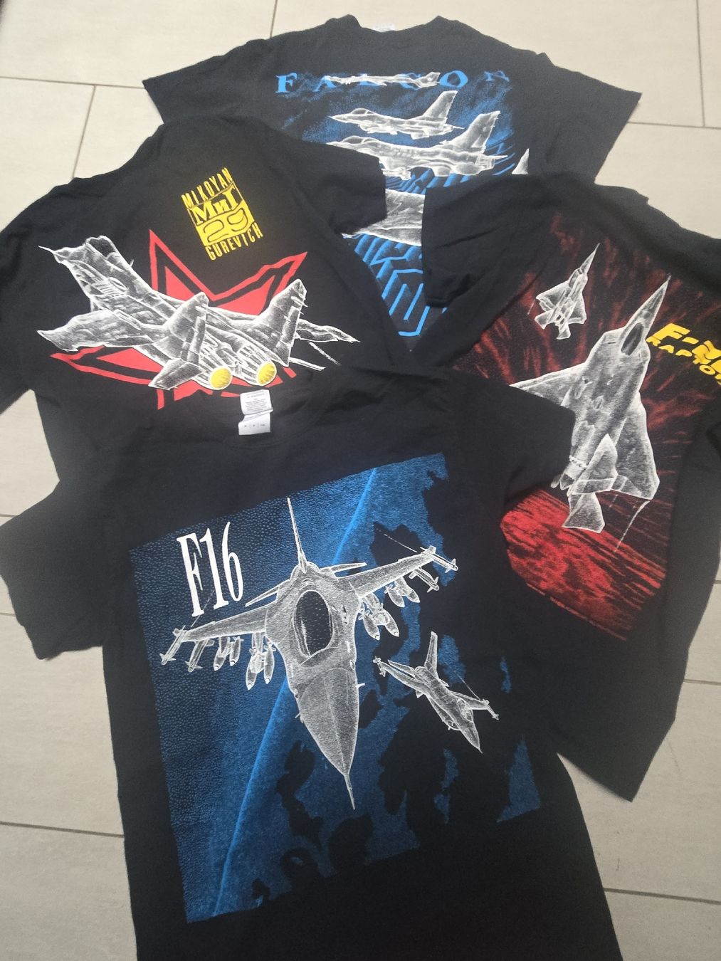 Lotti & Set di vestiti: T-shirt Grösse S – Nuovo (secondo la descrizione) da Wohlen AG venduto da Monika2017 1