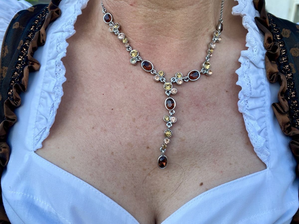Vestiti: DIRNDL „TRACHTEN REDL“ – Usato da Eglisau venduto da Lara0 3