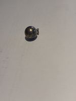Kugelförmiger Kettenanhänger aus Silber 