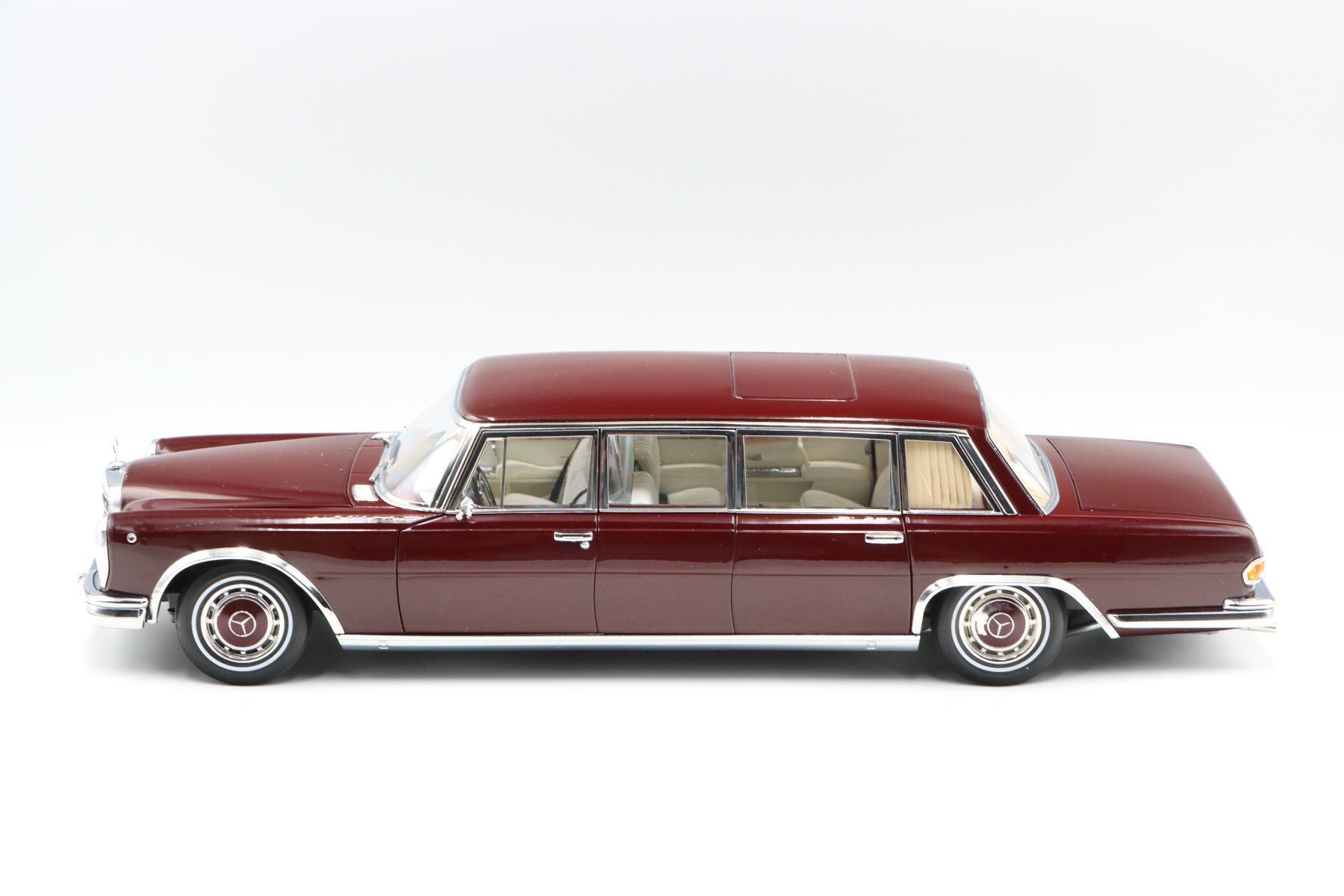 Mercedes-Benz Modellini d'auto: Mercedes 600 Pullman 1964 1:18 Kengfai – Nuovo (secondo la descrizione) da Bühl b.Aarberg venduto da modelldiecast 4