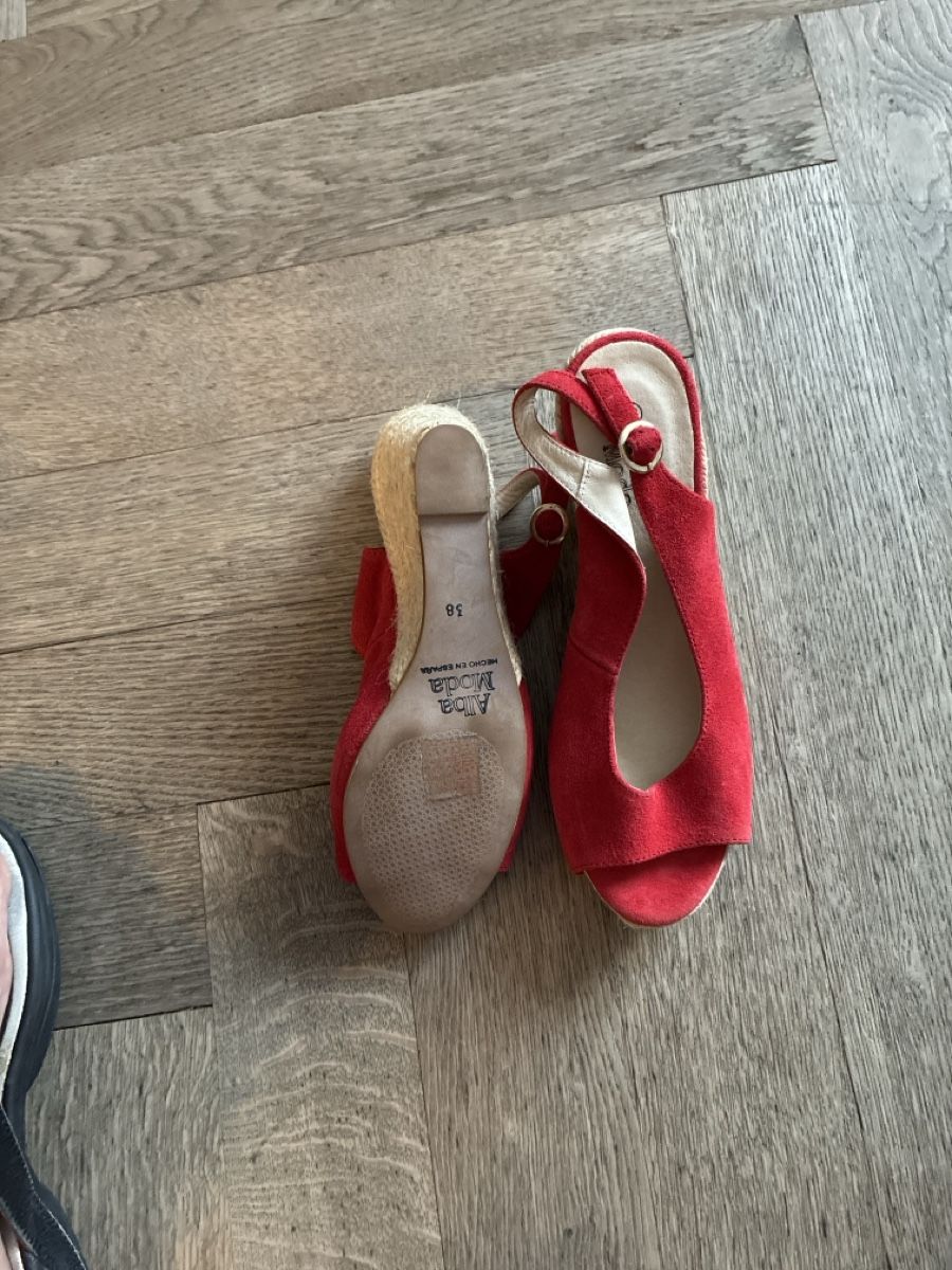 Alba Moda Scarpe da donna: Alba Moda Sandaletten Leder Gr 38 – Nuovo (secondo la descrizione) da Zürich venduto da Dsire 1