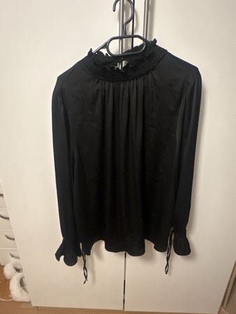 Elegante schwarze Bluse Gr. L - H&M - Rückenansicht offen